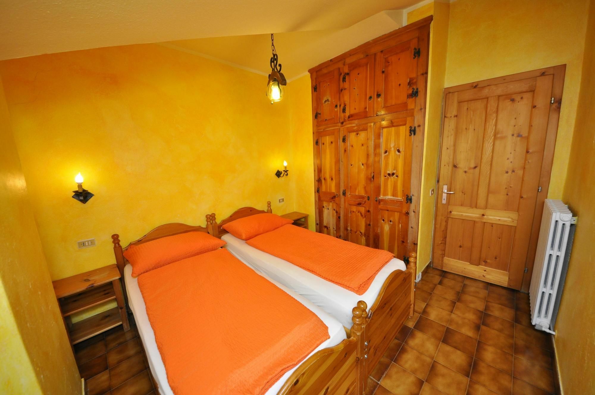 Residence Casa Longa By Livigno Accomodation エクステリア 写真