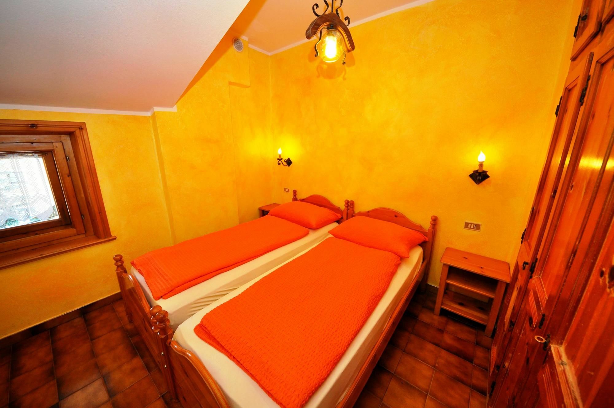 Residence Casa Longa By Livigno Accomodation エクステリア 写真
