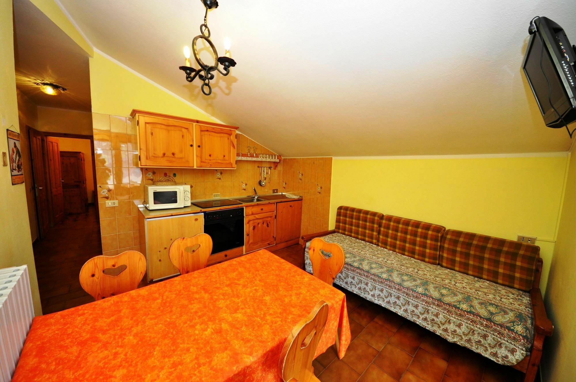Residence Casa Longa By Livigno Accomodation エクステリア 写真